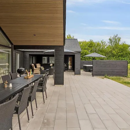 Casa de Férias In Sydals With Sauna *